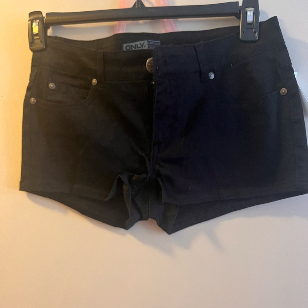 Nwt only black junior shorts